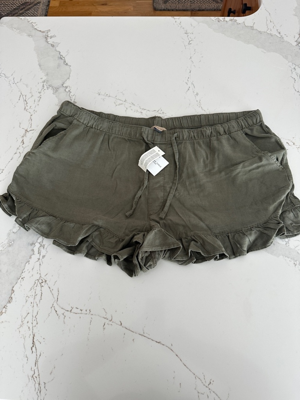 NWT ‼️ American Eagle Outfitters Linen-Blend Ruffle Short - XXL